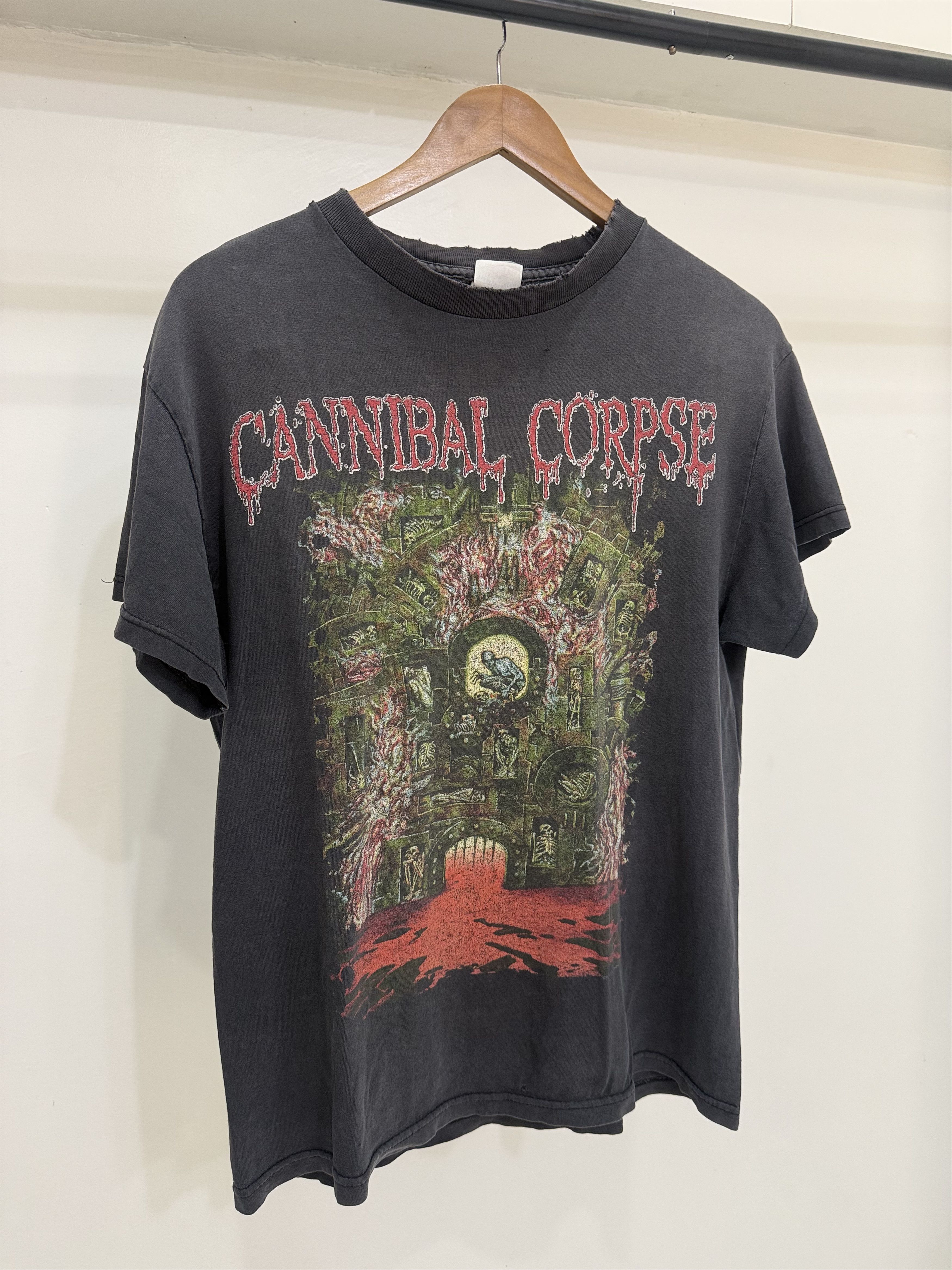 Band Tees Cannibal Corpse Thrashed Vintage Faded Shirt Size US M / EU 48-50 / 2 - 1 Thumbnail