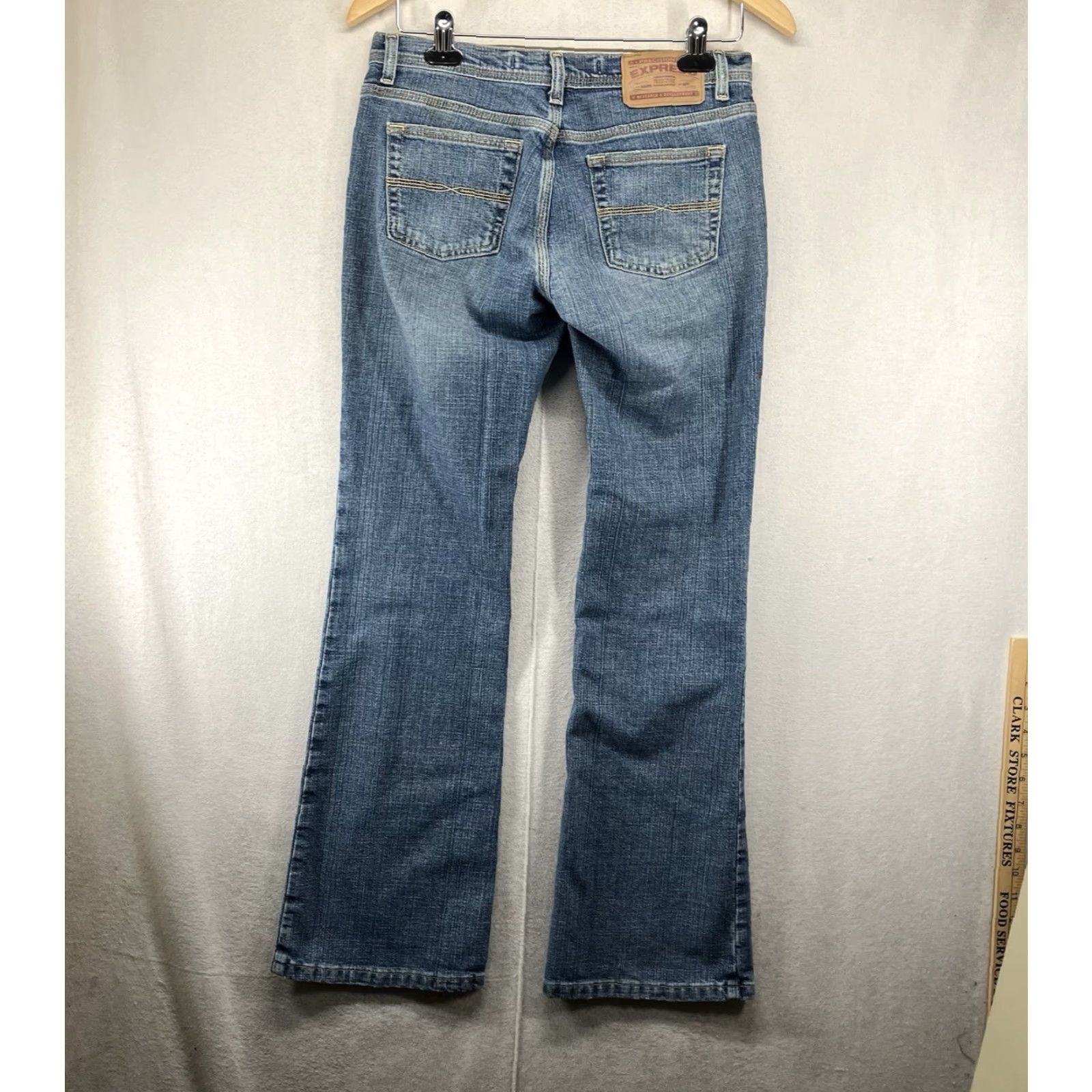Express VINTAGE Express Jeans Flared Women 6 Regular 30x31 Blue Denim Low Slung y2k Heavy Stitch 5-Pocket Zip Growth Comfort Stretch Size 28" / US 6 / IT 42 - 2 Thumbnail