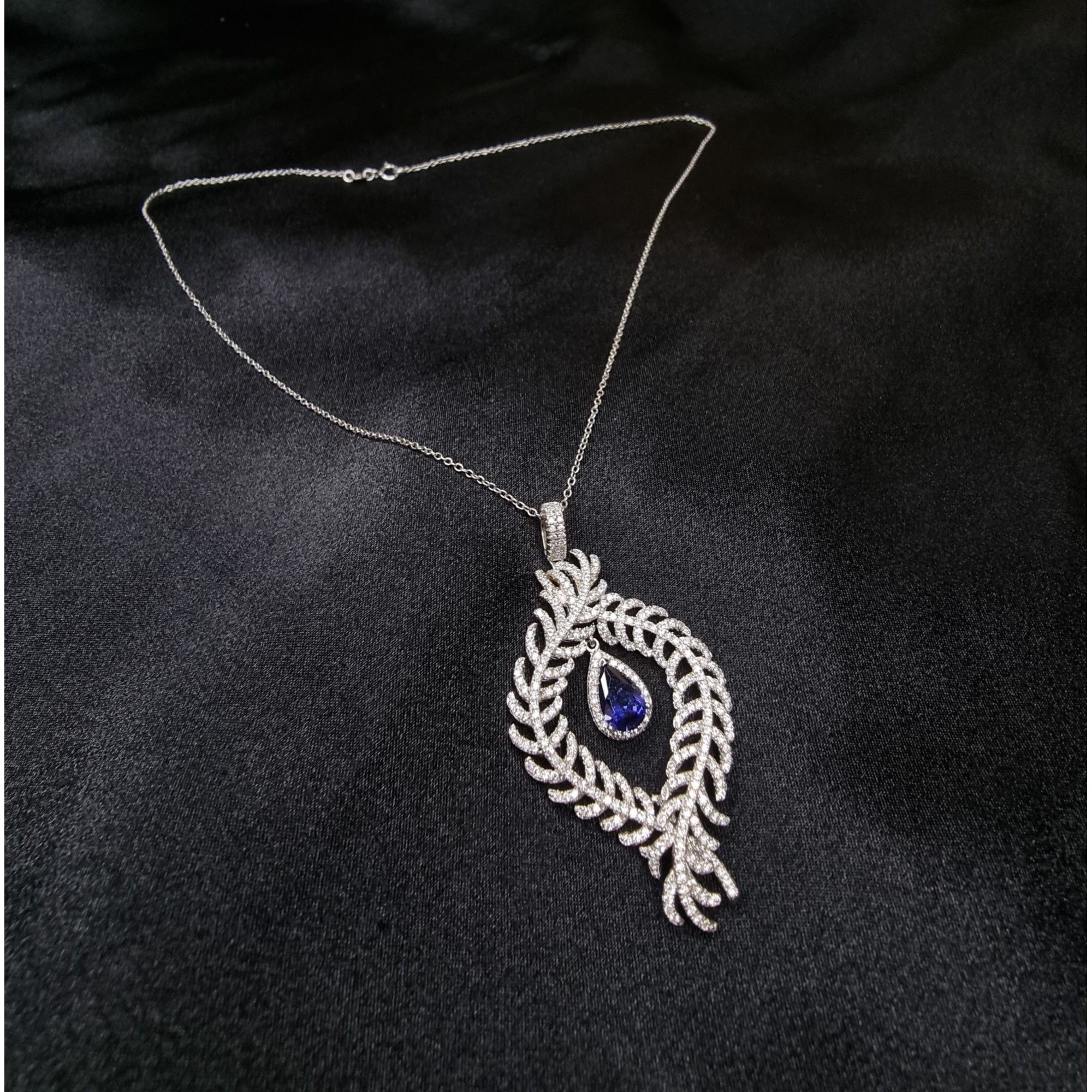 Vintage Elegant 925 Sterling Silver BYJ Signed Necklace With Leaf De Size ONE SIZE - 2 Thumbnail