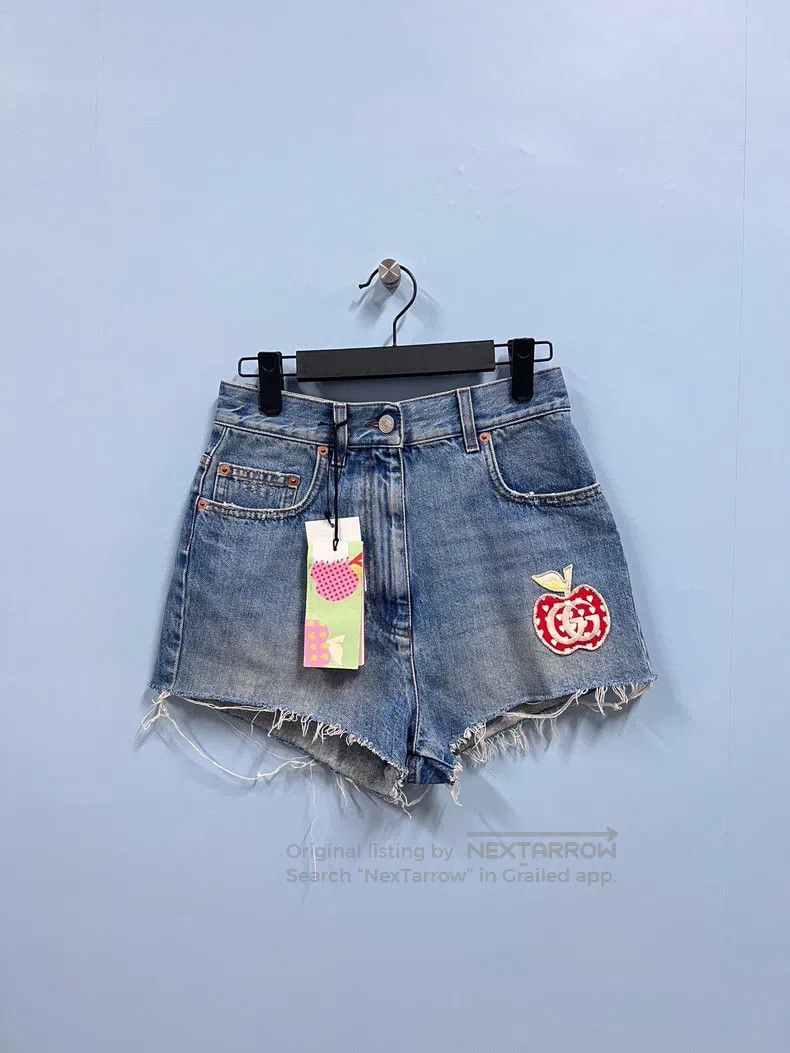 Gucci Gucci Apple logo denim shorts Size 26" / US 2 / IT 38 - 1 Thumbnail