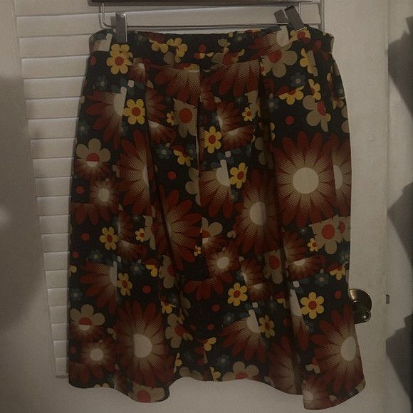 Other LulaRoe Retro Floral Pleated Skirt Green/Red 3XL Size 34" / US 12 / IT 48 - 4 Thumbnail