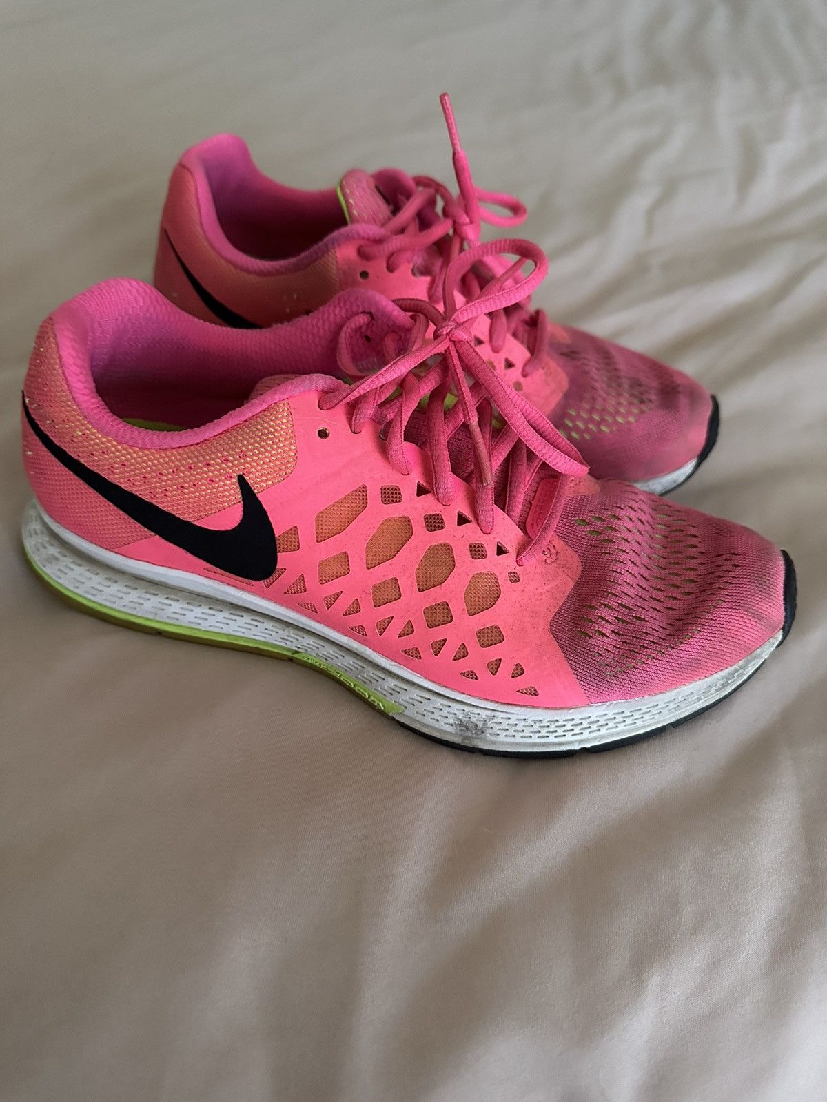 Nike Nike Women’s Pink Zoom Workout Running Shoes Size 8.5 Size US 8.5 / IT 38.5 - 1 Thumbnail