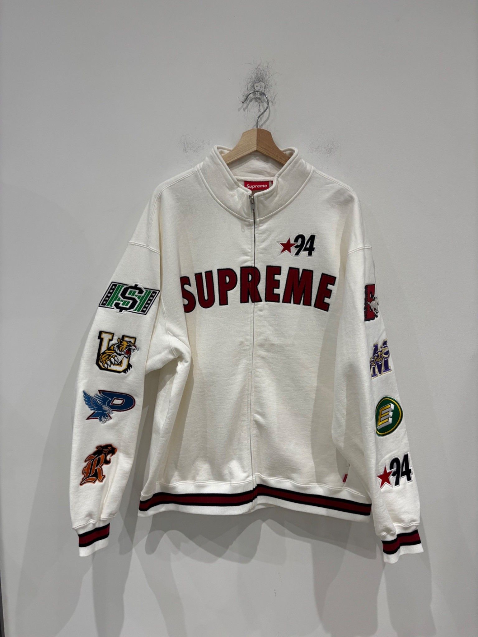 Supreme Supreme Mascots Zip Up Sweatshirt White Size US XL / EU 56 / 4 - 1 Thumbnail