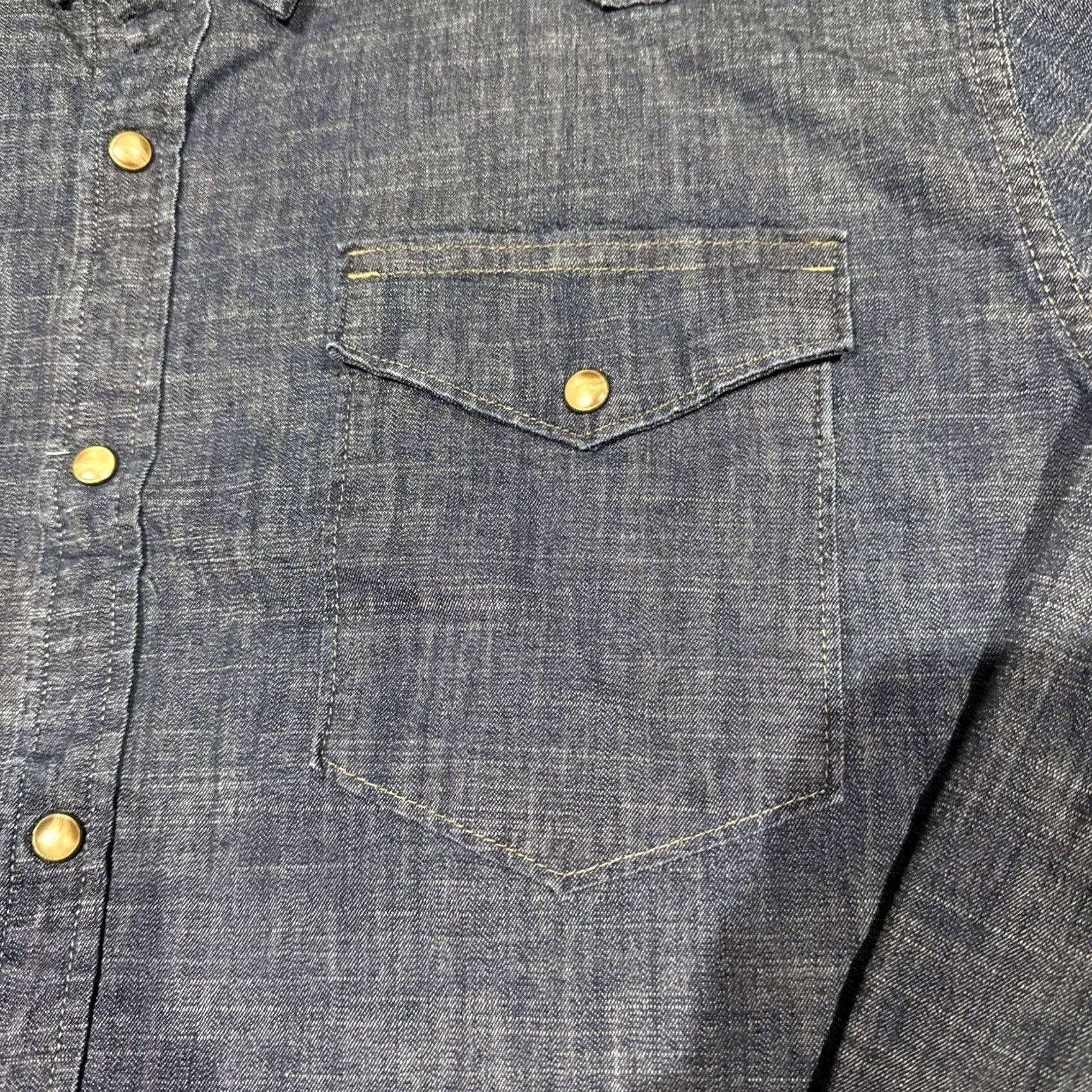 Wrangler Wrangler Shirt Men’s Denim Blue 2XL Long Sleeve Button-Up Pearl Snap Western casual workwear Hand pockets Regular USA Bolt denim blue 2XL Mens Shirt Size US XXL / EU 58 / 5 - 3 Thumbnail