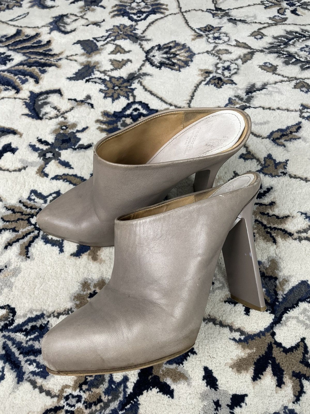 image of Maison Margiela Maison Martin Margiela Block Heel Shoes Mules in Grey, Women's (Size 6)