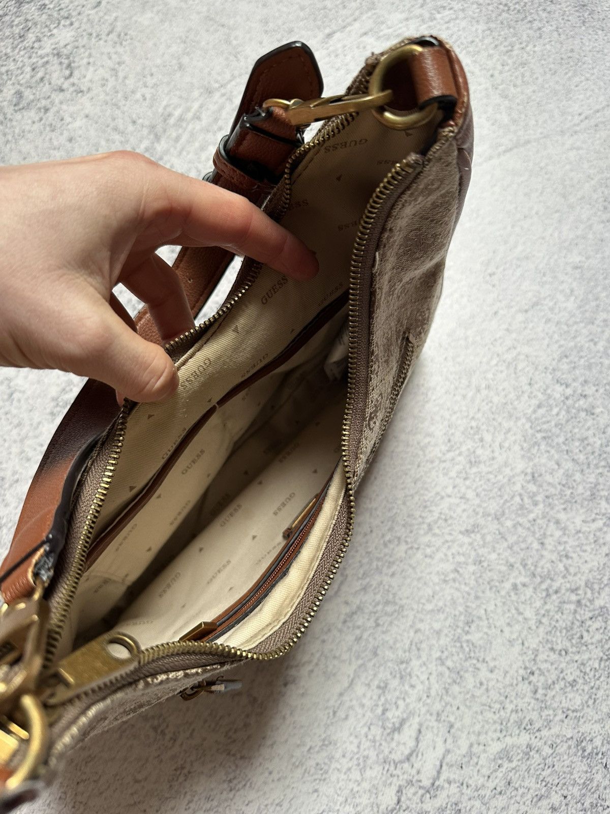 Guess Vintage Guess Big "G" Logo Womens Y2K Bag Awantgarde Size ONE SIZE - 15 Thumbnail