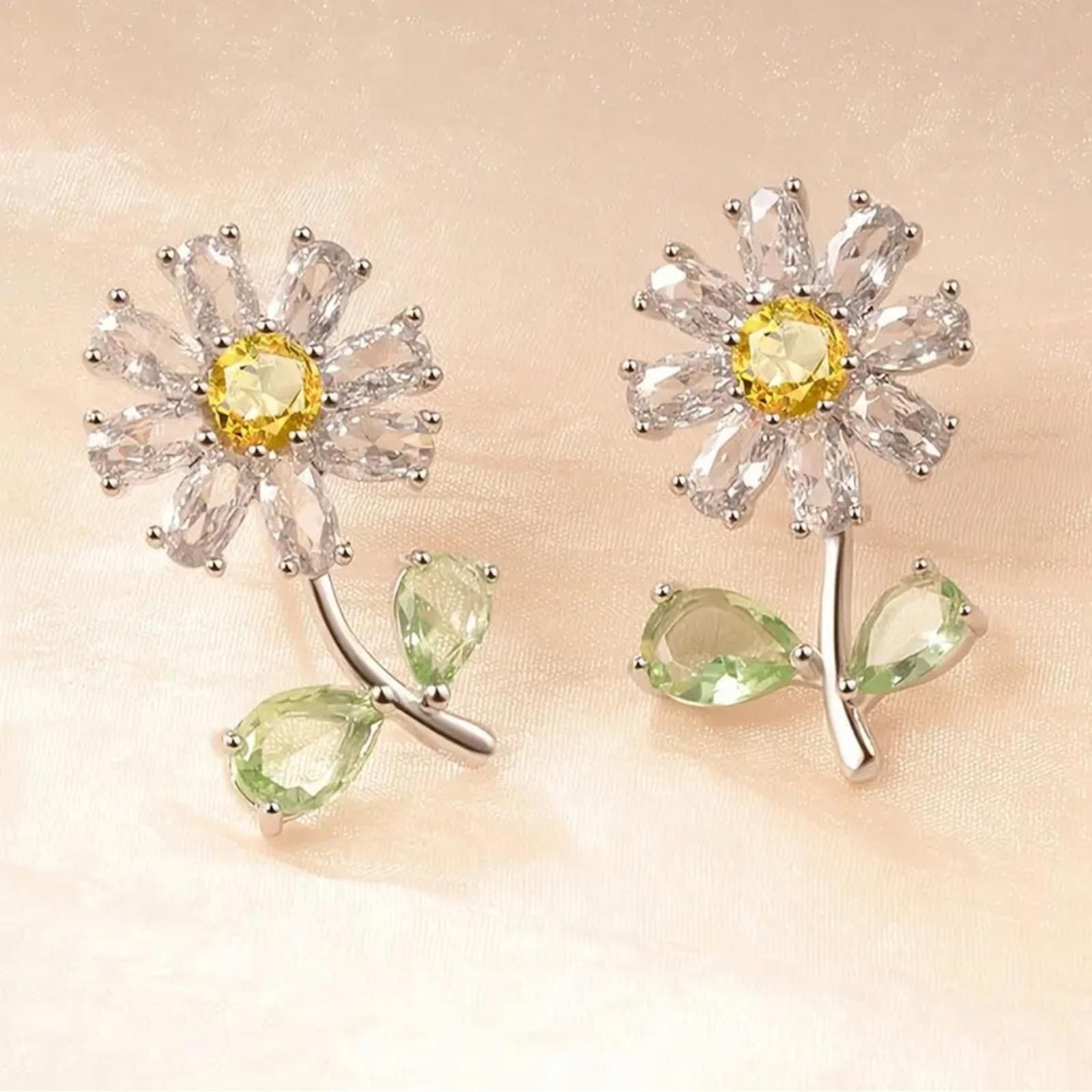 Designer Daisy Crystal Cz Diamond Earrings Size ONE SIZE - 1 Thumbnail