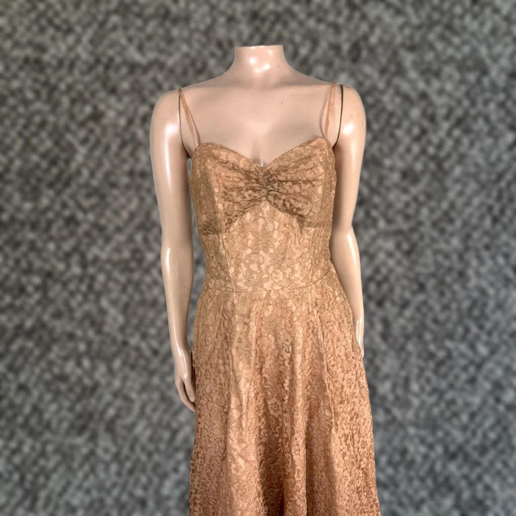 Vintage VINTAGE 50s Dress Floral Cotton Acetate Lace Ball Gown Party Midi Beige XS Women Sleeveless Z i p TO DF? Size XS / US 0-2 / IT 36-38 - 1 Thumbnail