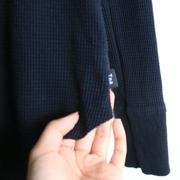 Aritzia Tna Thermal Cowl Neck Black Waffle Knit Long-sleeve Shirt Size XXS / US 00 / IT 34 - 4 Thumbnail