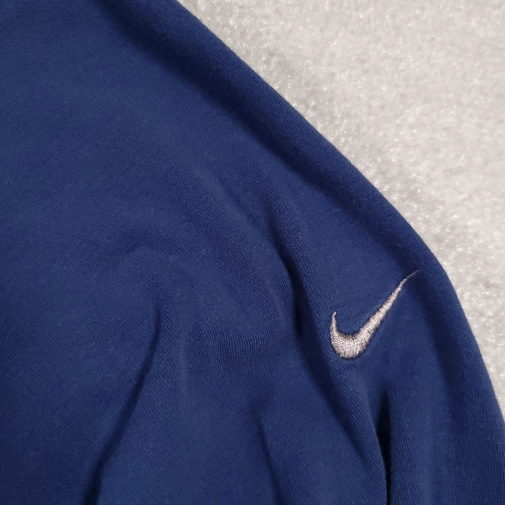 Nike VINTAGE Nike Gray Tag V-Neck Long Sleeve Shirt Mens Large Blue Embroidered Logo Size US L / EU 52-54 / 3 - 4 Thumbnail