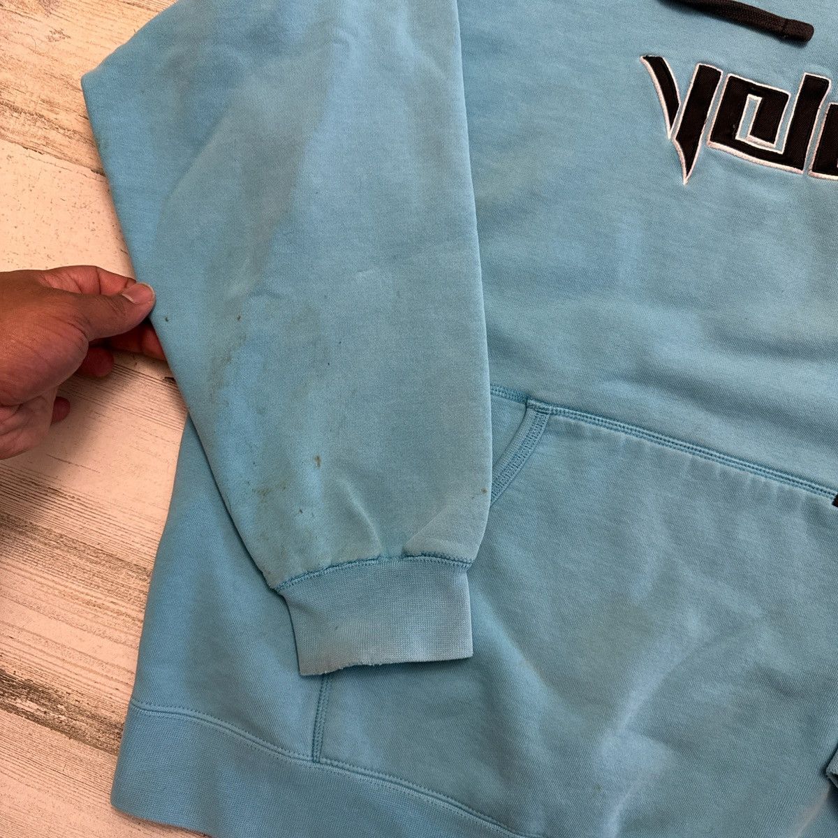 Volcom Vintage Surf Skater THRASHED Volcom Embroidered Hoodie XL Size US XL / EU 56 / 4 - 5 Thumbnail
