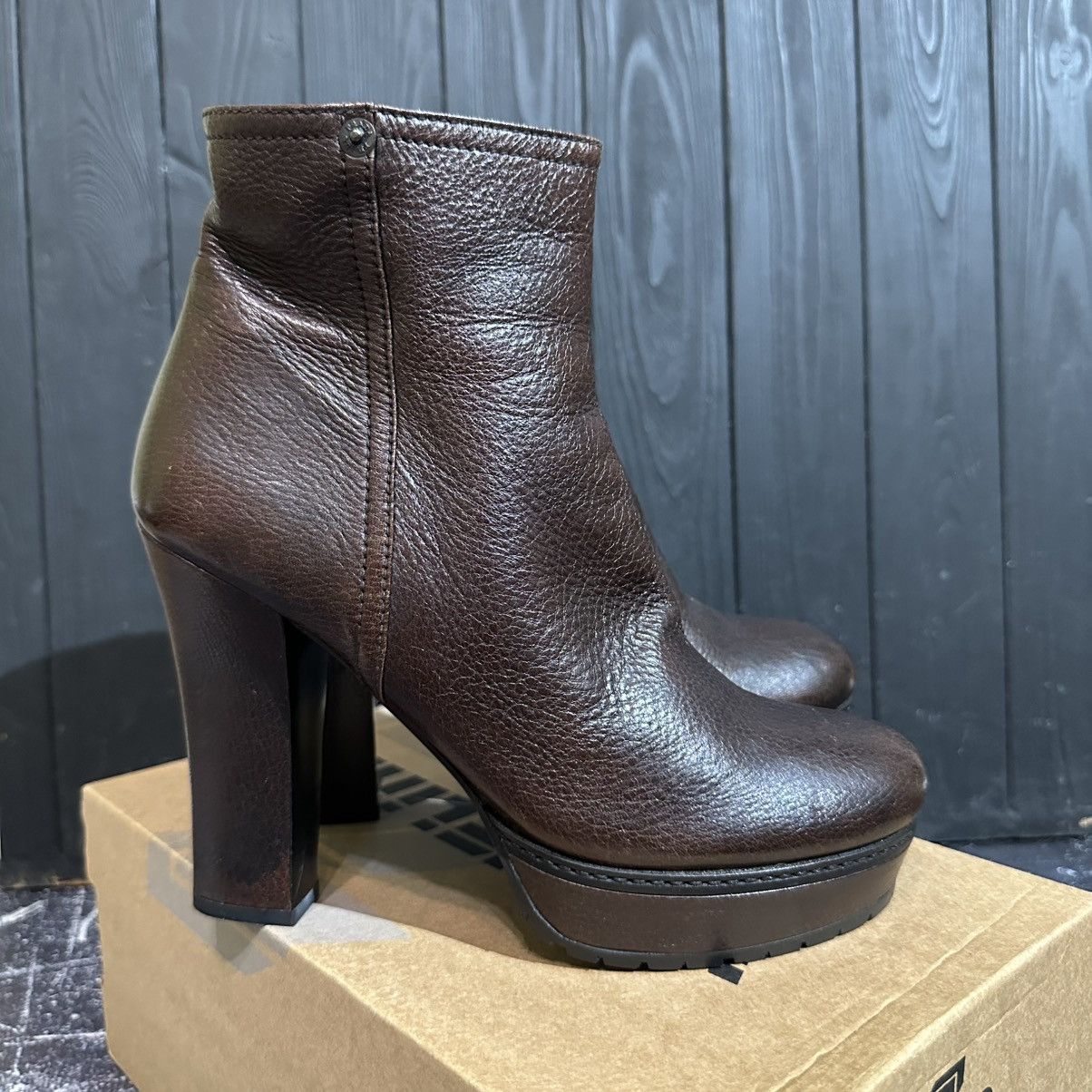 Prada PRADA women’s Leather Ankle Boots Size 39 Size US 9 / IT 39 - 2 Thumbnail