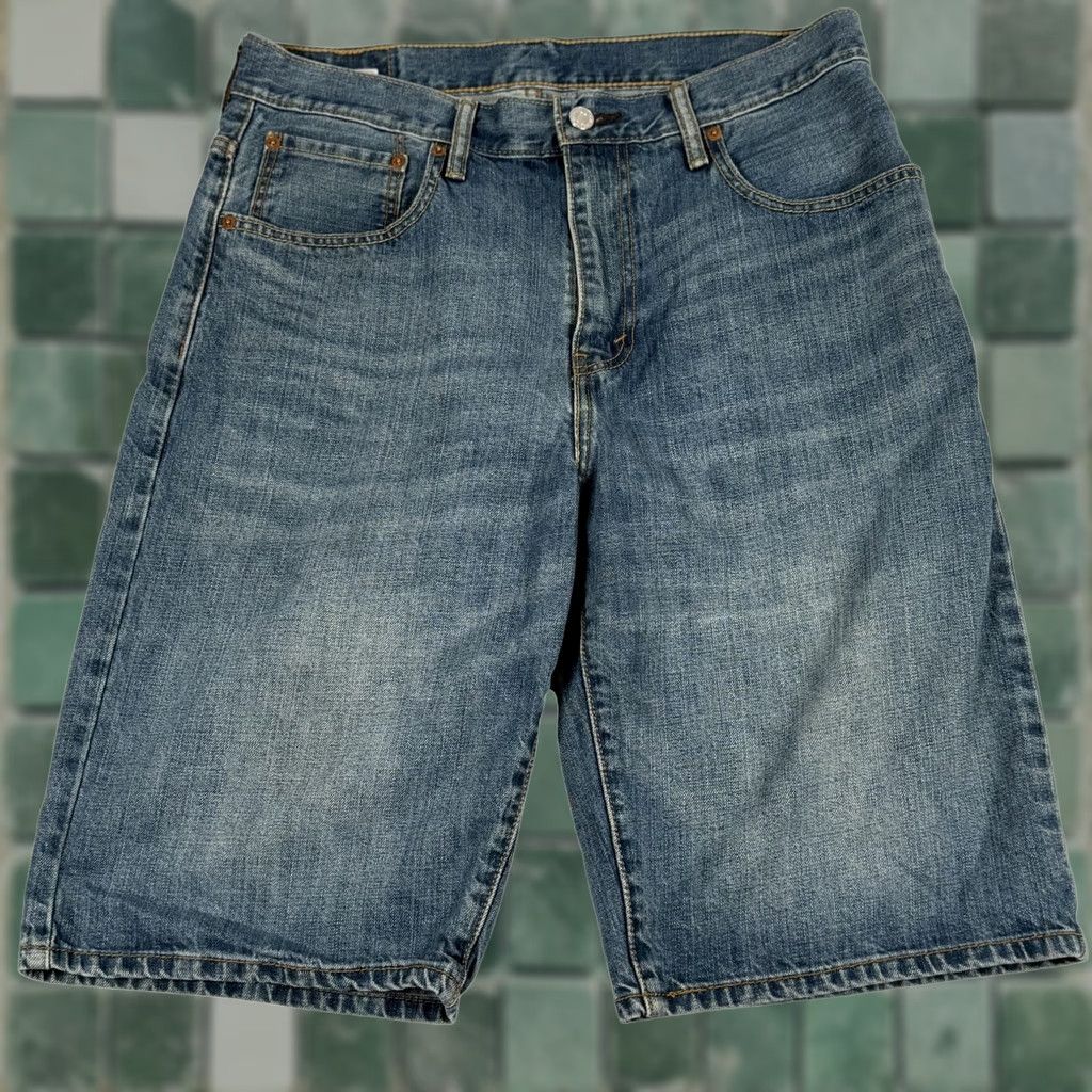 Levi's Levi's 569 Denim Bermuda Shorts Men 32 Blue Relaxed Fit Casual Medium Wash Size US 32 / EU 48 - 1 Thumbnail