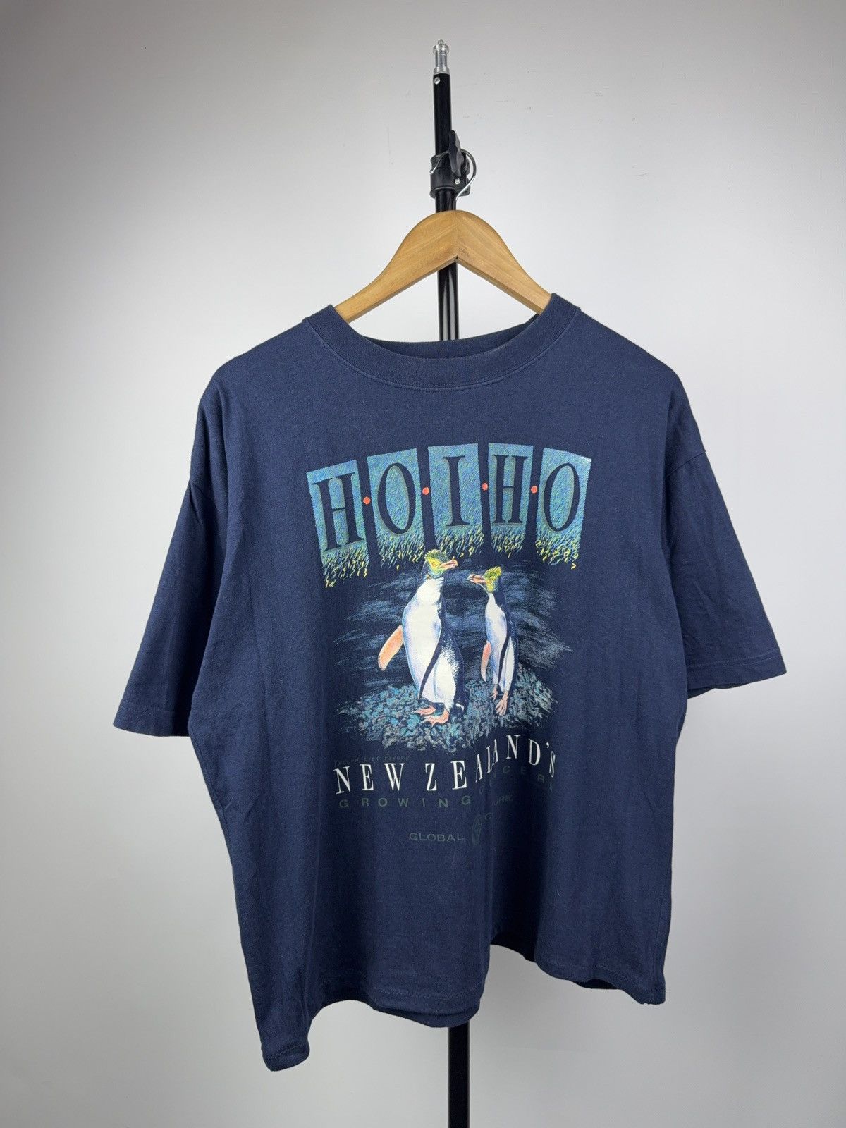 90s Global Culture Hoiho Penguin Tee Vintage New Zealand