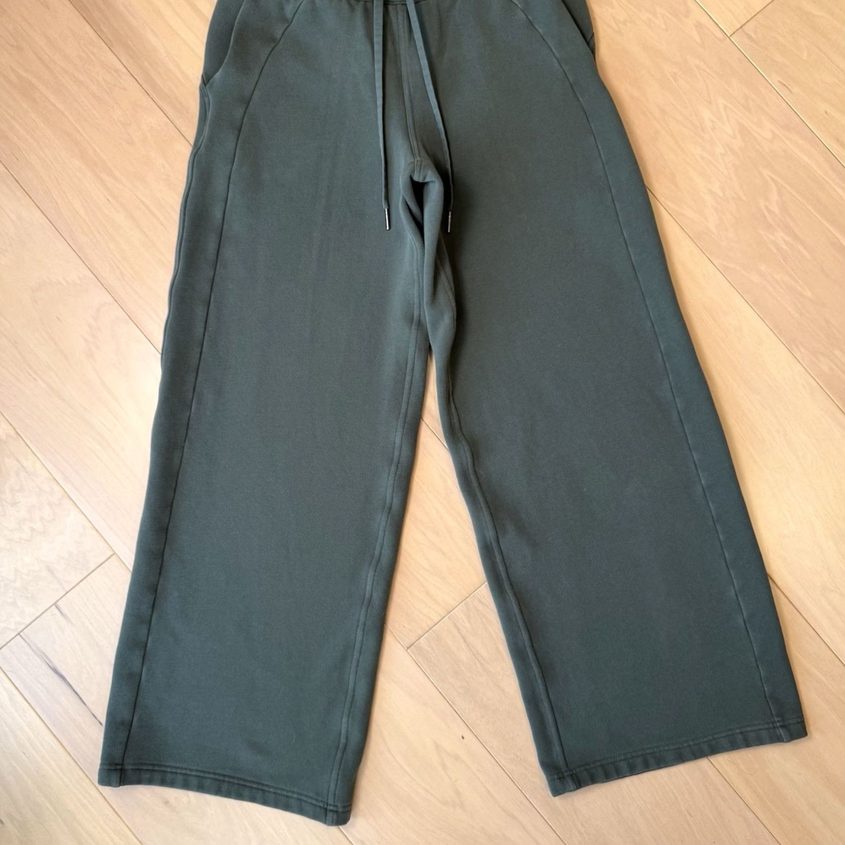 Lululemon Lululemon Scuba Mid Rise Wide Leg Sweatpants Women's 6 Green Loungewear Comfort Pockets Athleisure Yoga Running Size 28" / US 6 / IT 42 - 4 Thumbnail