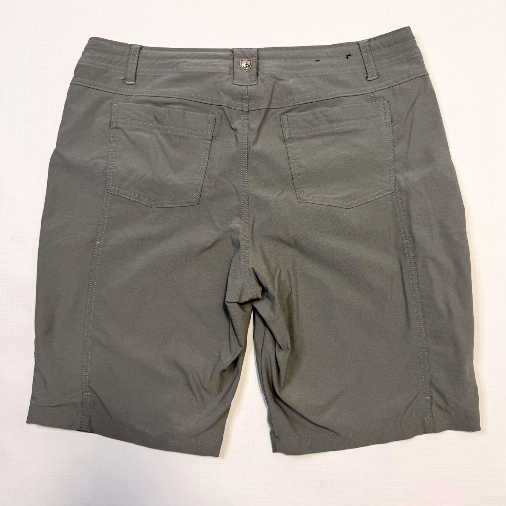 Vintage Kuhl Shorts Womens 14 Gray Zip Pocket Hiking Microfiber Lightweight 6355 Size 36" / US 14 / IT 50 - 2 Thumbnail