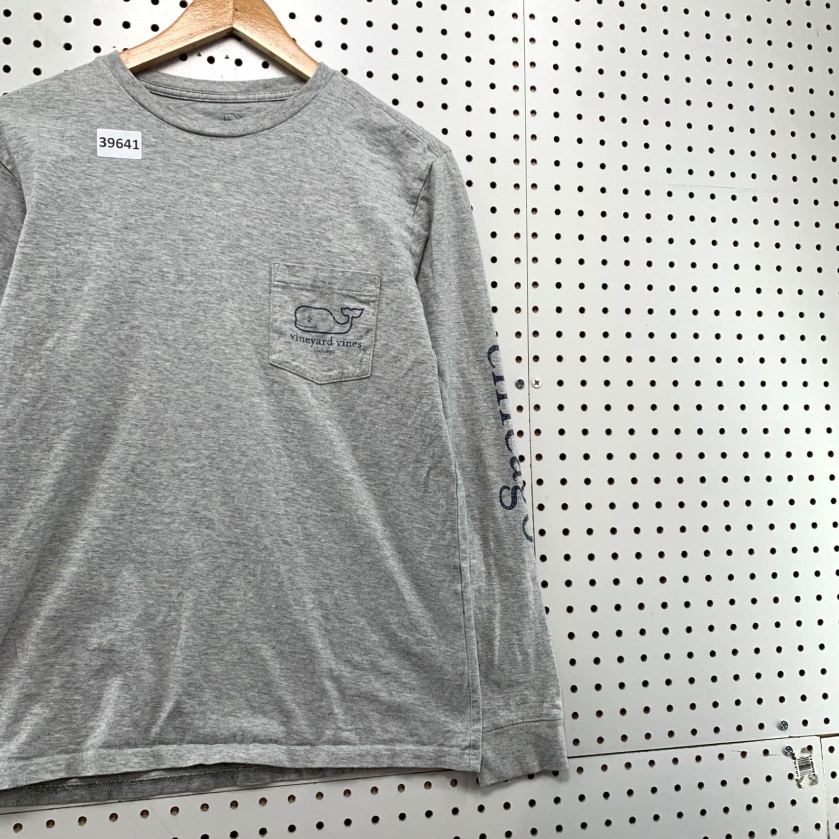 Vineyard Vines Vineyard Vines Shirt Mens Small Gray Long Sleeve Pocket Whale Graphic 19x25 Size US S / EU 44-46 / 1 - 5 Thumbnail