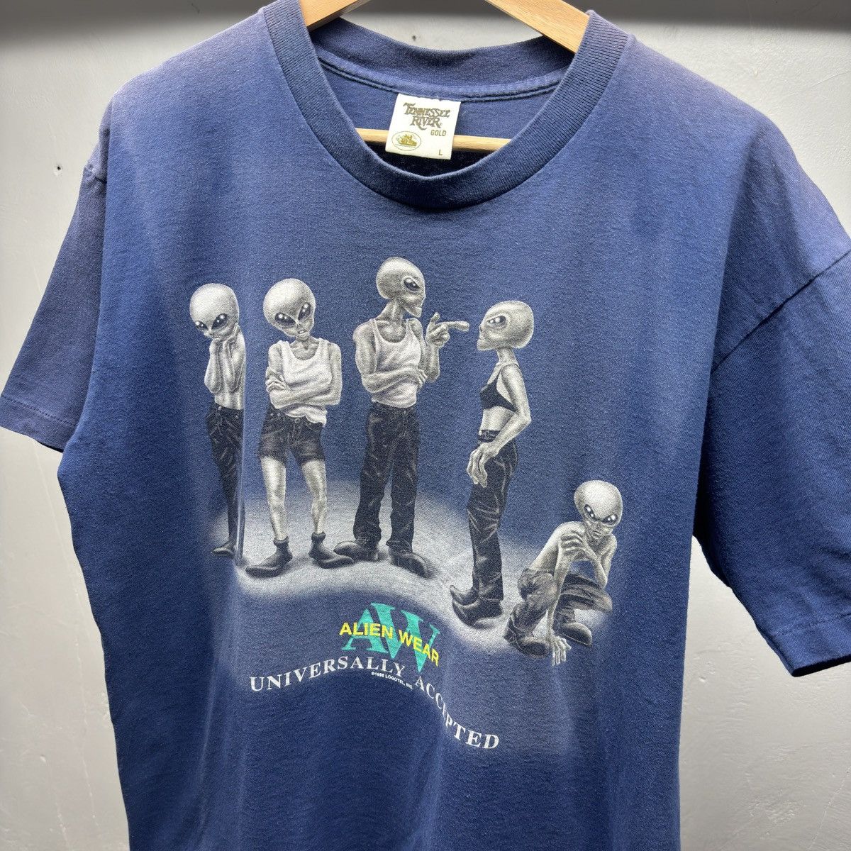 Vintage 90s Alienwear Alien Faded Shirt ERD Grunge Chrome Band WCC Size US L / EU 52-54 / 3 - 2 Thumbnail