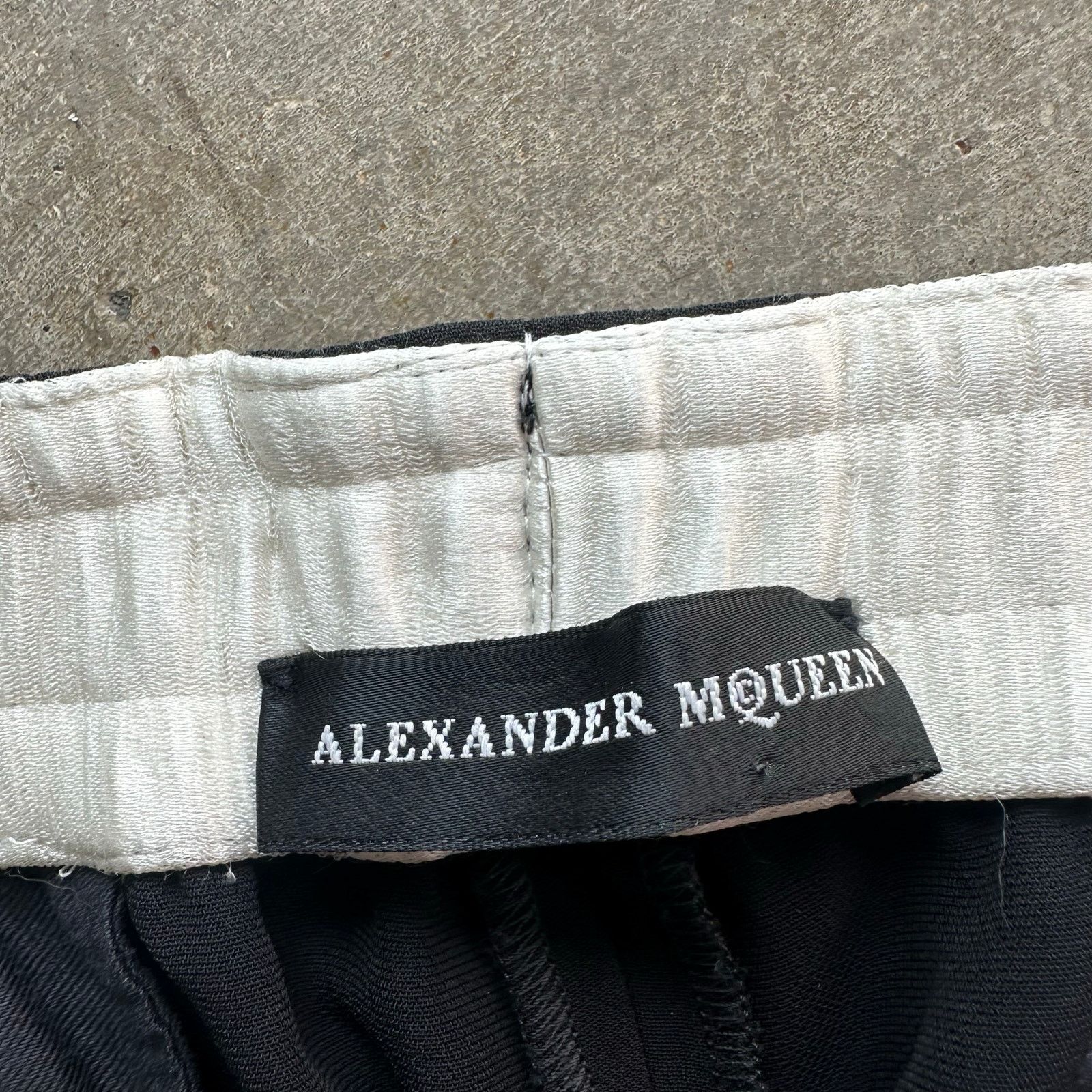 Alexander McQueen Alexander McQueen Pants Size US 30 / EU 46 - 12 Thumbnail