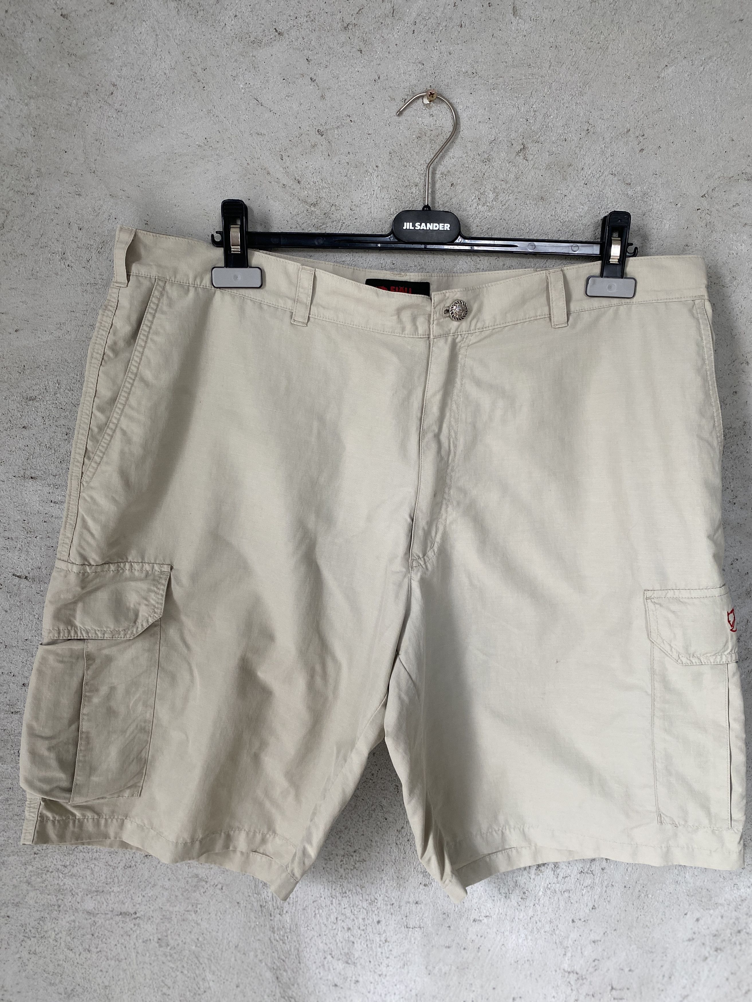 Fjallraven Fjallraven shorts outdoor casual vintage Size US 40 / EU 56 - 1 Thumbnail
