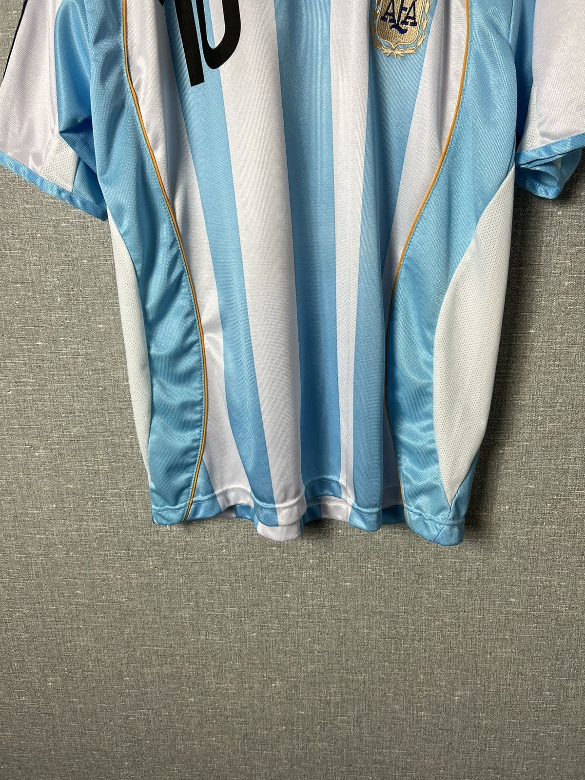 Vintage 🇦🇷 Argentina Logo Football Retro Jersey #10 Diego Maradona Size US L / EU 52-54 / 3 - 9 Thumbnail