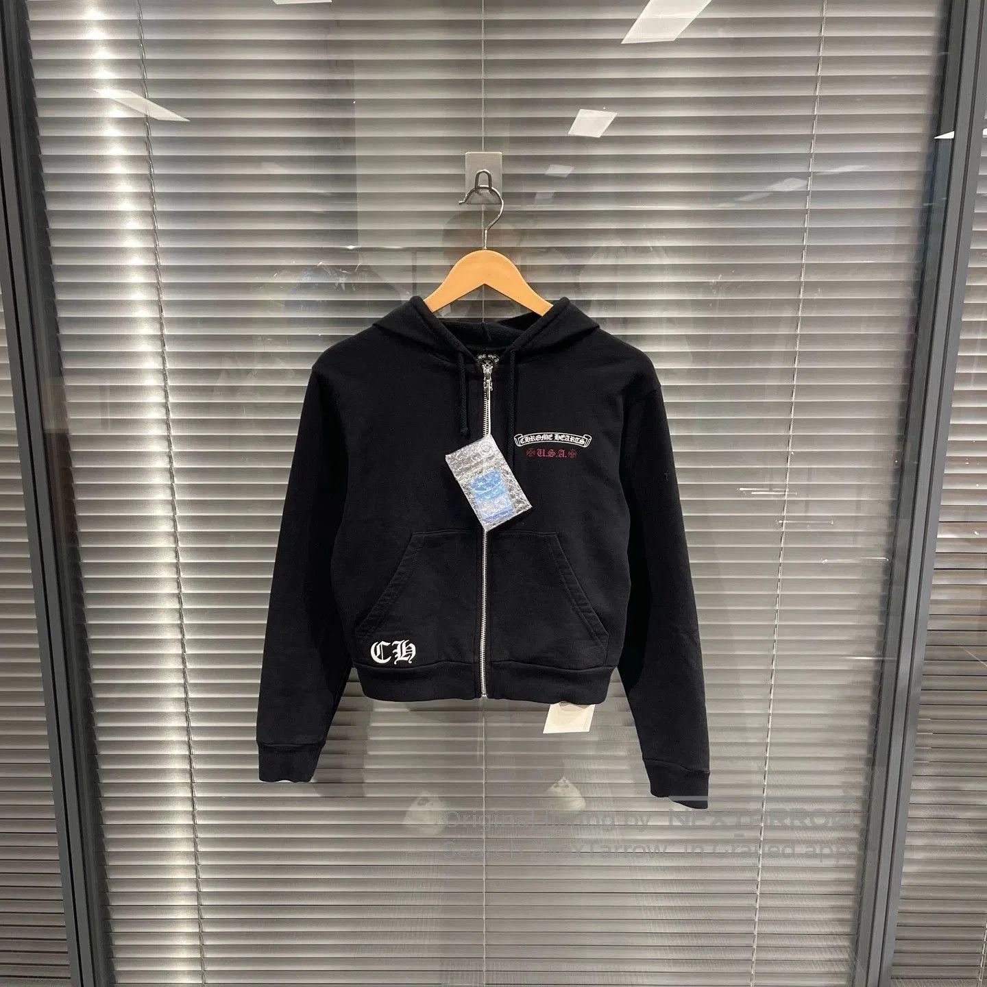 Chrome Hearts Cropped Hoodie with American Flag Graphic. Size US S / EU 44-46 / 1 - 2 Thumbnail