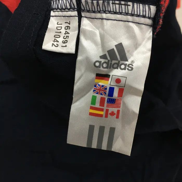 Adidas Vtg ADIDAS Sportswear Jersey Minimalist Logo Shirt Sweater Size US M / EU 48-50 / 2 - 8 Thumbnail