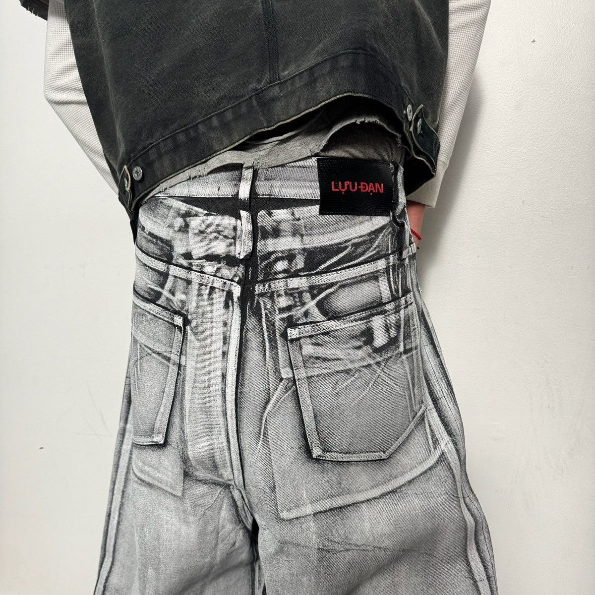 LUU DAN LUU DAN radiation dumpster denim jeans size 32 Size US 32 / EU 48 - 10 Thumbnail