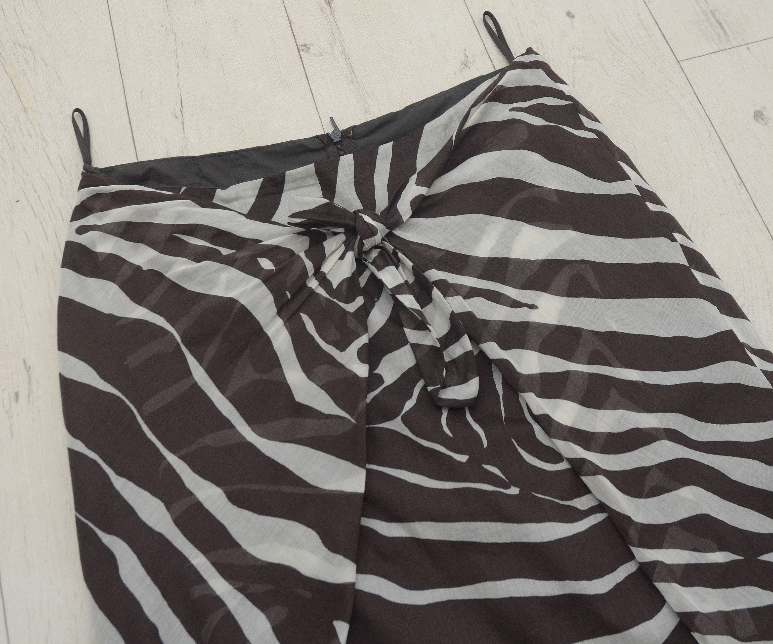 Hugo Boss HUGO BOSS ZEBRA ANIMAL PRINT HIGH PENCIL SKIRT Size 28" / US 6 / IT 42 - 4 Thumbnail