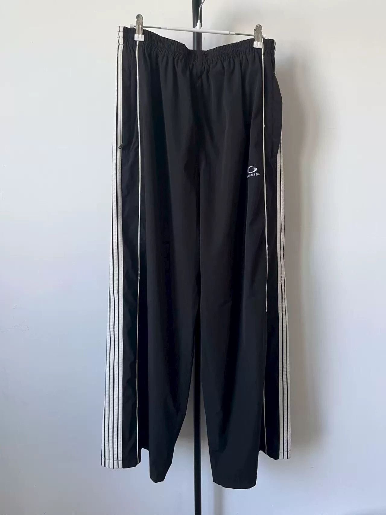 Balenciaga Balenciaga Tracksuit Black Knit Sports Pants Size US 34 / EU 50 - 1 Thumbnail