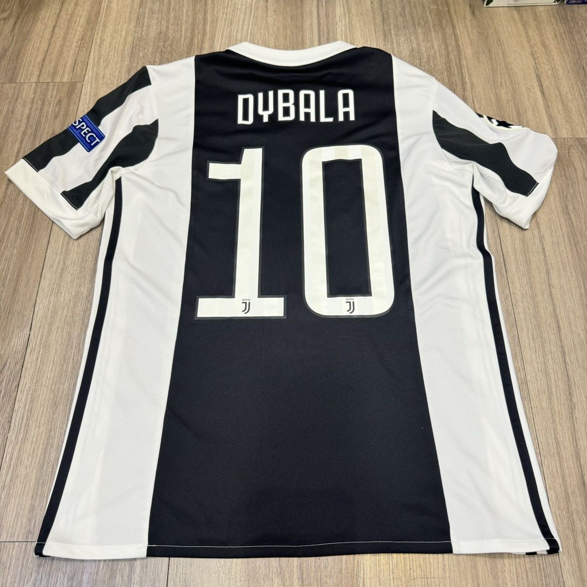 Adidas (Youth size)Juventus 17/18 home shirt #10 Dybala Size US S / EU 44-46 / 1 - 2 Thumbnail