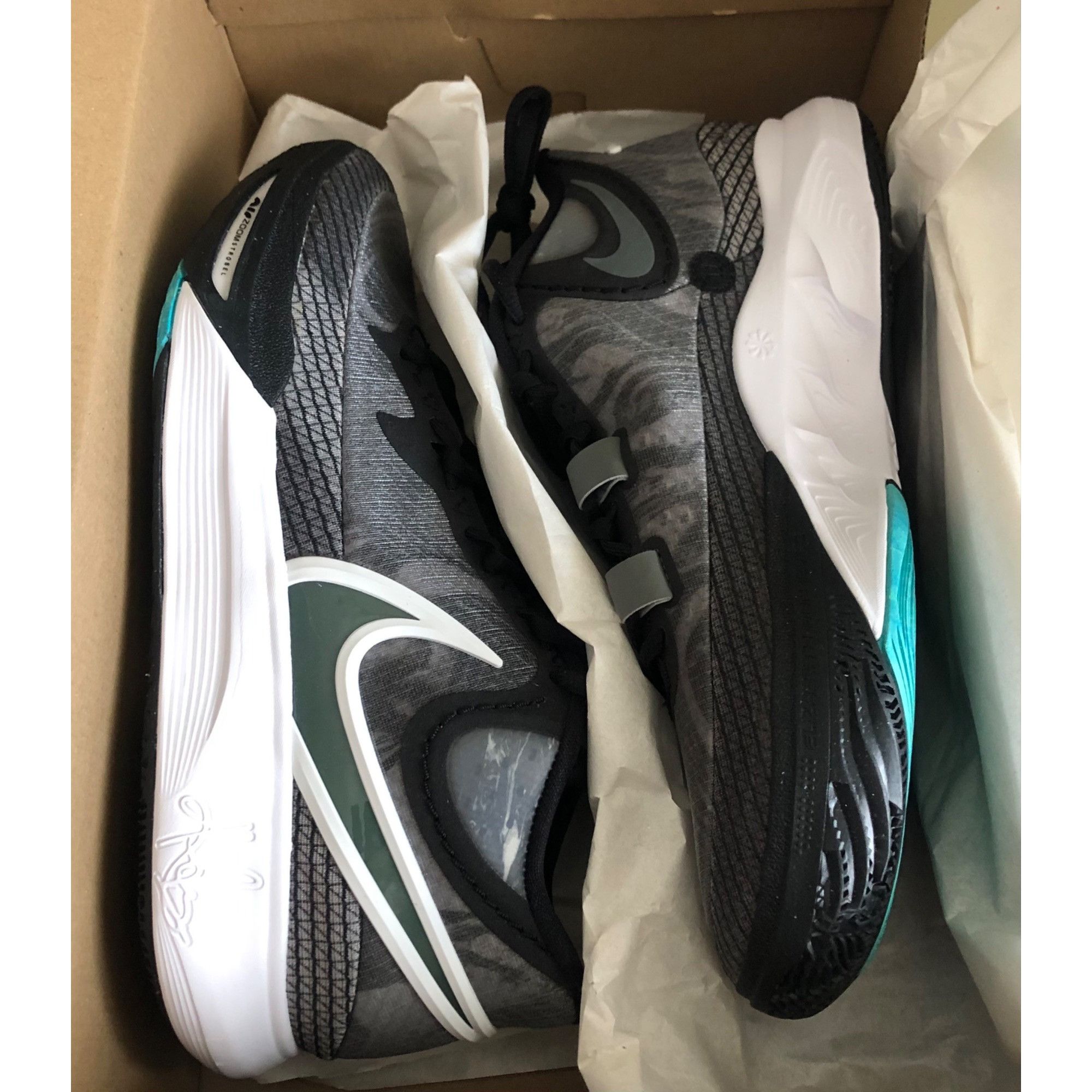 Nike Brand New Men's Nike Kyrie 8 Orca Basketball Shoe Unreleased Size US 10.5 / EU 43-44 - 5 Thumbnail