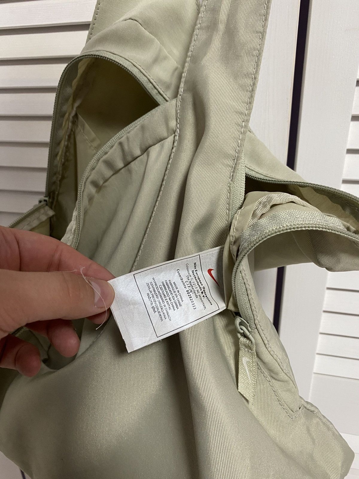 Nike Vintage 00s Messenger Bag Nike Gorpcore Retro Y2k Crossbody Size ONE SIZE - 9 Thumbnail