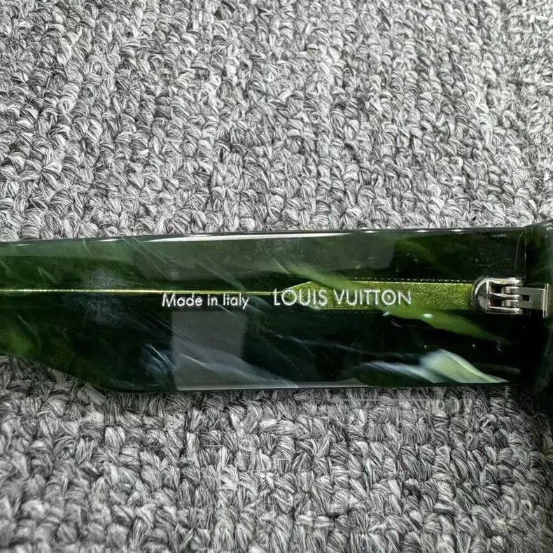 Louis Vuitton Louis Vuitton Fashion Sunglasses Size ONE SIZE - 4 Thumbnail