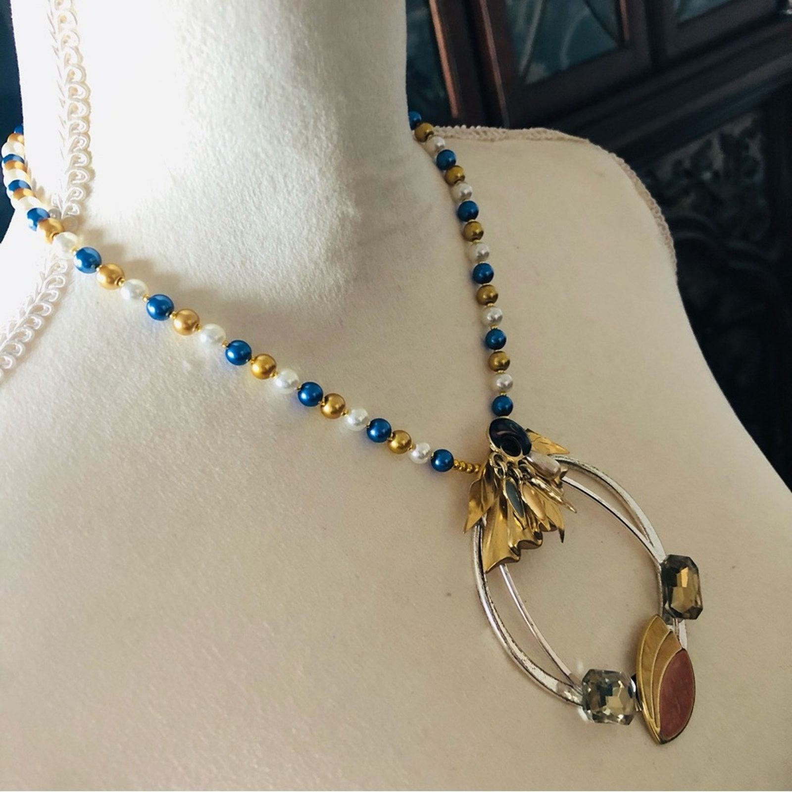 Handmade Handcrafted repurpose large bold pendant Pearl necklace Size ONE SIZE - 3 Thumbnail