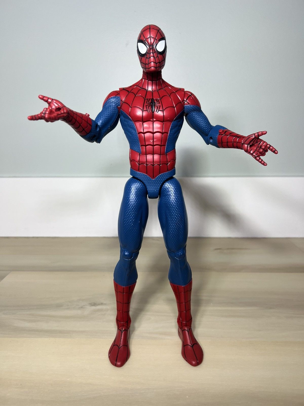 Marvel Comics SPIDER-MAN 14” WEB SLING SOUND Action Figure Articulated Size ONE SIZE - 1 Thumbnail