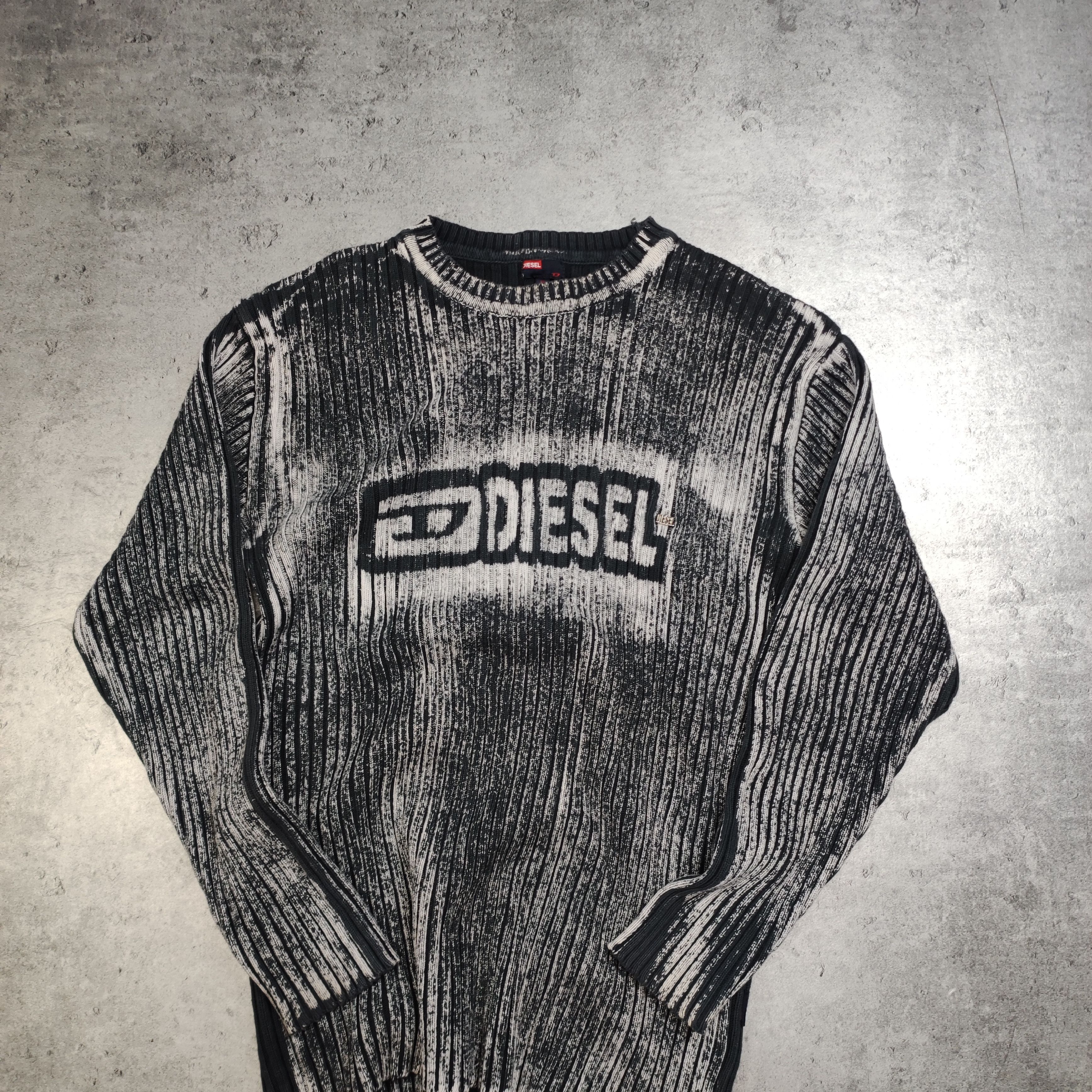 Disney × Vintage RARE y2k 00s Diesel Knited Big Logo Sweater Size US XL / EU 56 / 4 - 2 Thumbnail