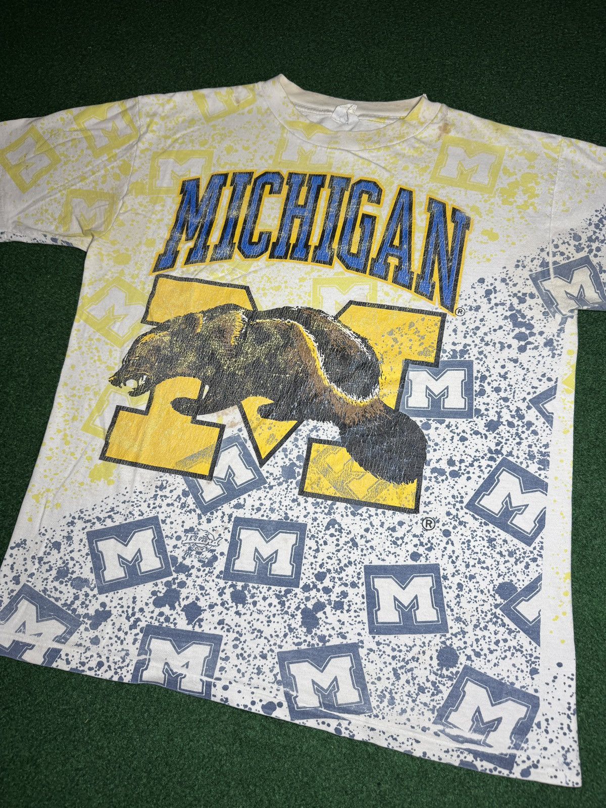 NCAA × Vintage Vintage 90s Michigan Wolverines INSANE AOP Hip Hop T Shirt Size US L / EU 52-54 / 3 - 2 Thumbnail
