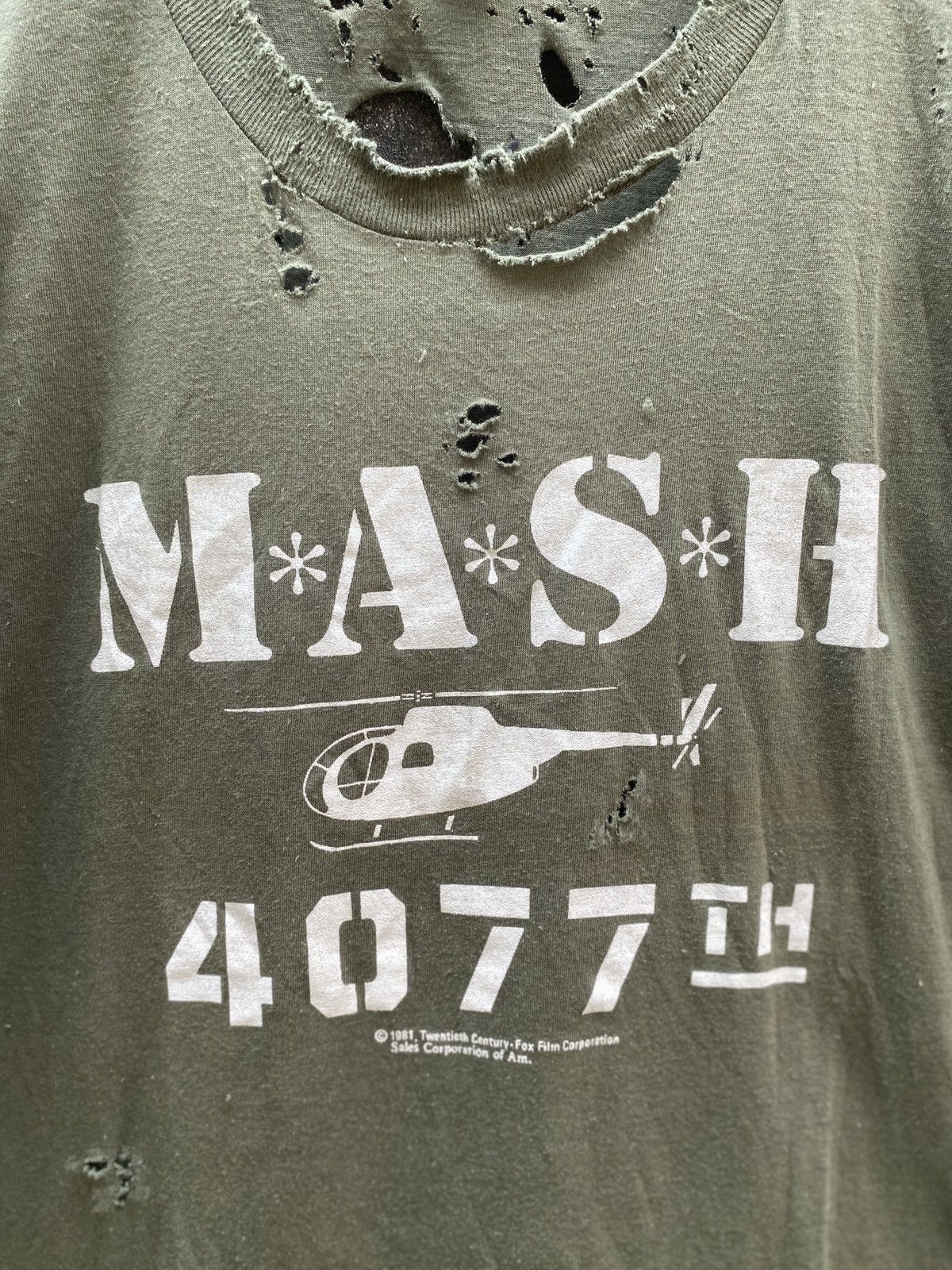 Vintage Vintage 80’s MASH Thrashed Faded Single Stich ERD Grunge Tee Size US L / EU 52-54 / 3 - 6 Thumbnail