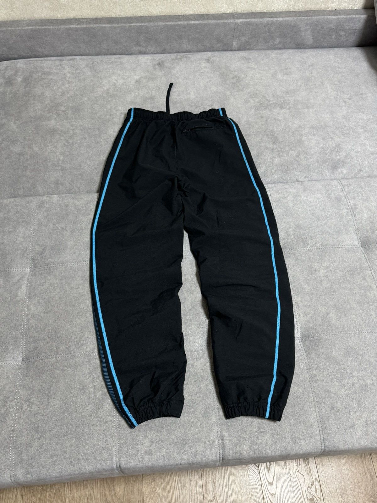 Nike Vintage Nike Nylon Baggy Pants Black Sweatpants Men’s Size S Size US 30 / EU 46 - 11 Thumbnail