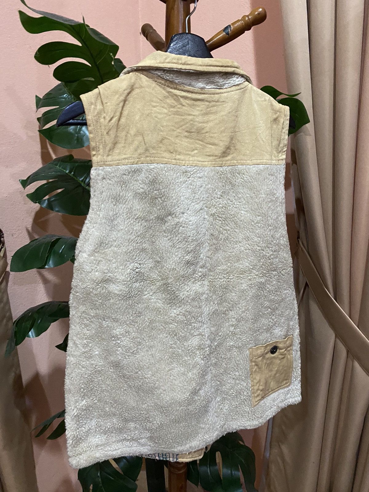 Designer Vintage Amina Sherpa Vest - Beige & Tan Unisex Outdoor Wear Size M / US 6-8 / IT 42-44 - 7 Thumbnail