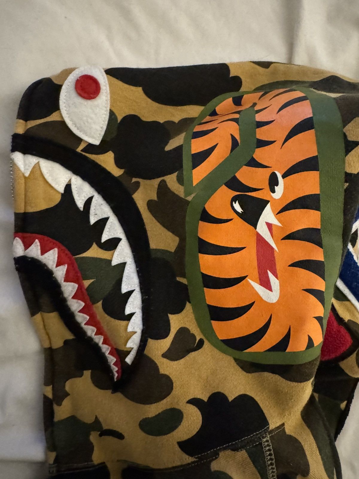 Bape Yellow Camo Bape hoodie Size US L / EU 52-54 / 3 - 5 Thumbnail
