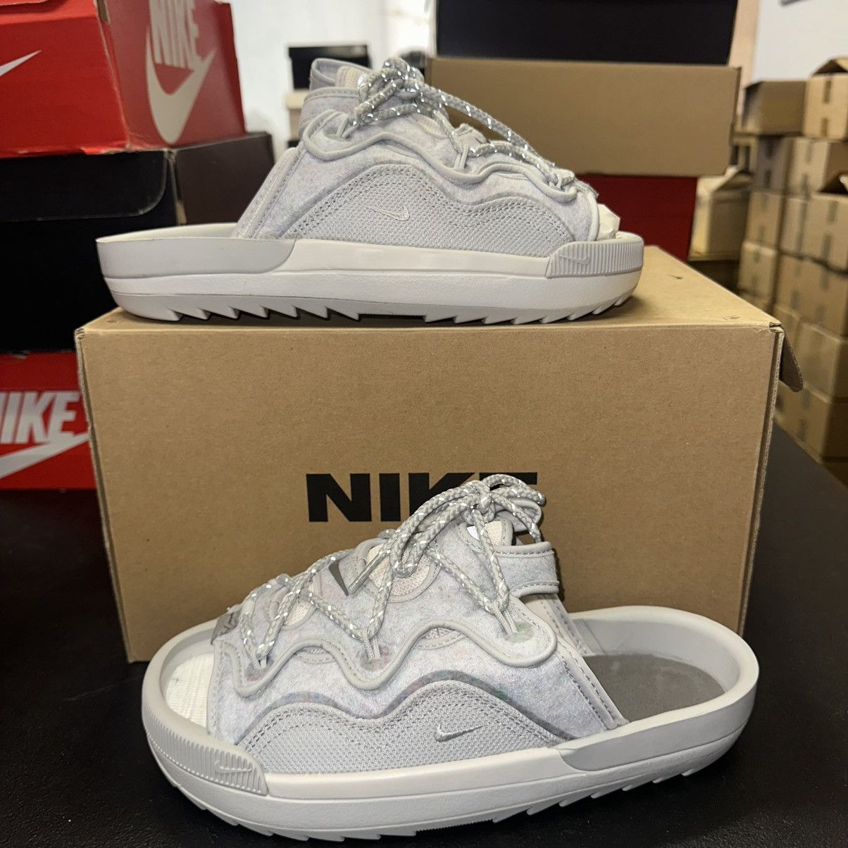 Nike Size 8.5 - Nike Offline 2.0 DJ6229-001 Size US 8.5 / EU 41-42 - 1 Thumbnail