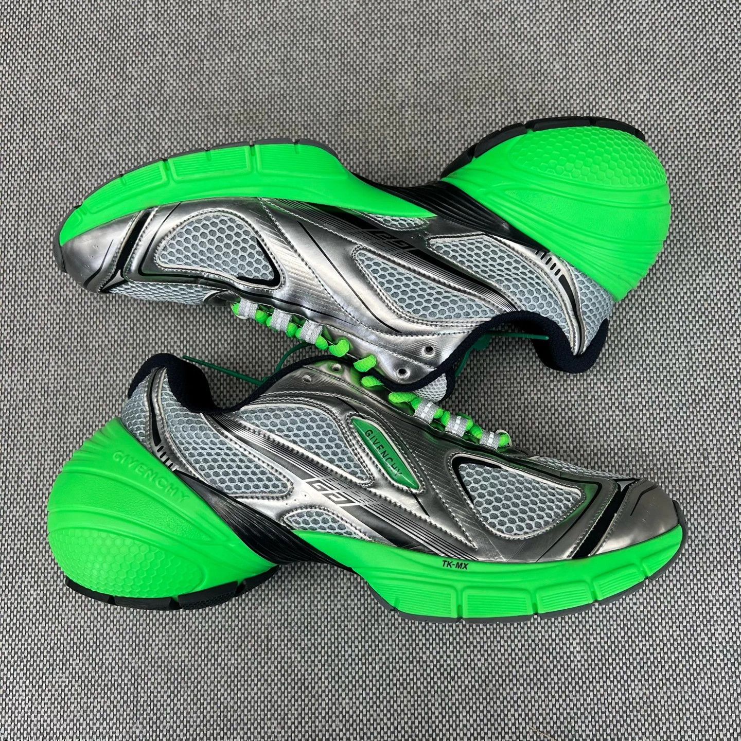 Givenchy Givenchy TK-MX Runner Silver Green 42 Mint Box Size US 9 / EU 42 - 8 Thumbnail