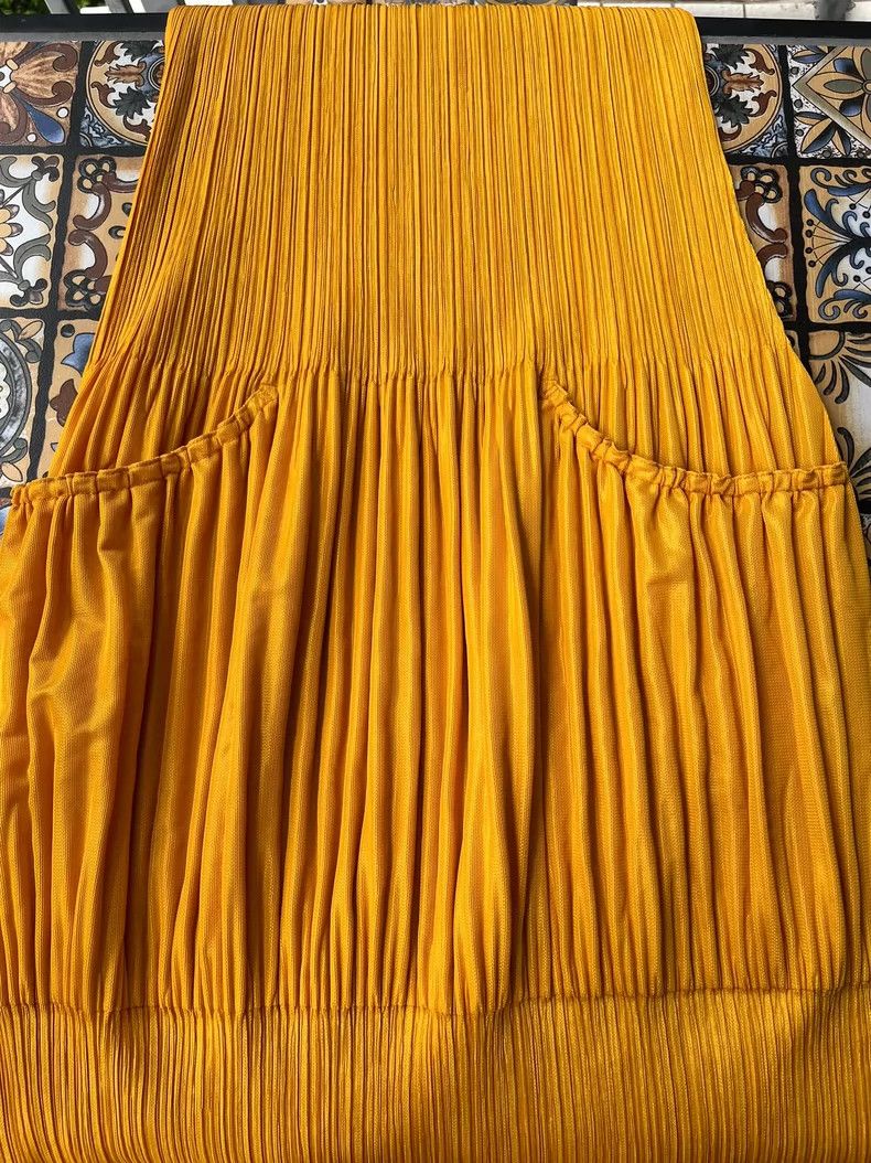Issey Miyake Issey Miyake size:4 Yellow cream puff dress Size XS / US 0-2 / IT 36-38 - 4 Thumbnail