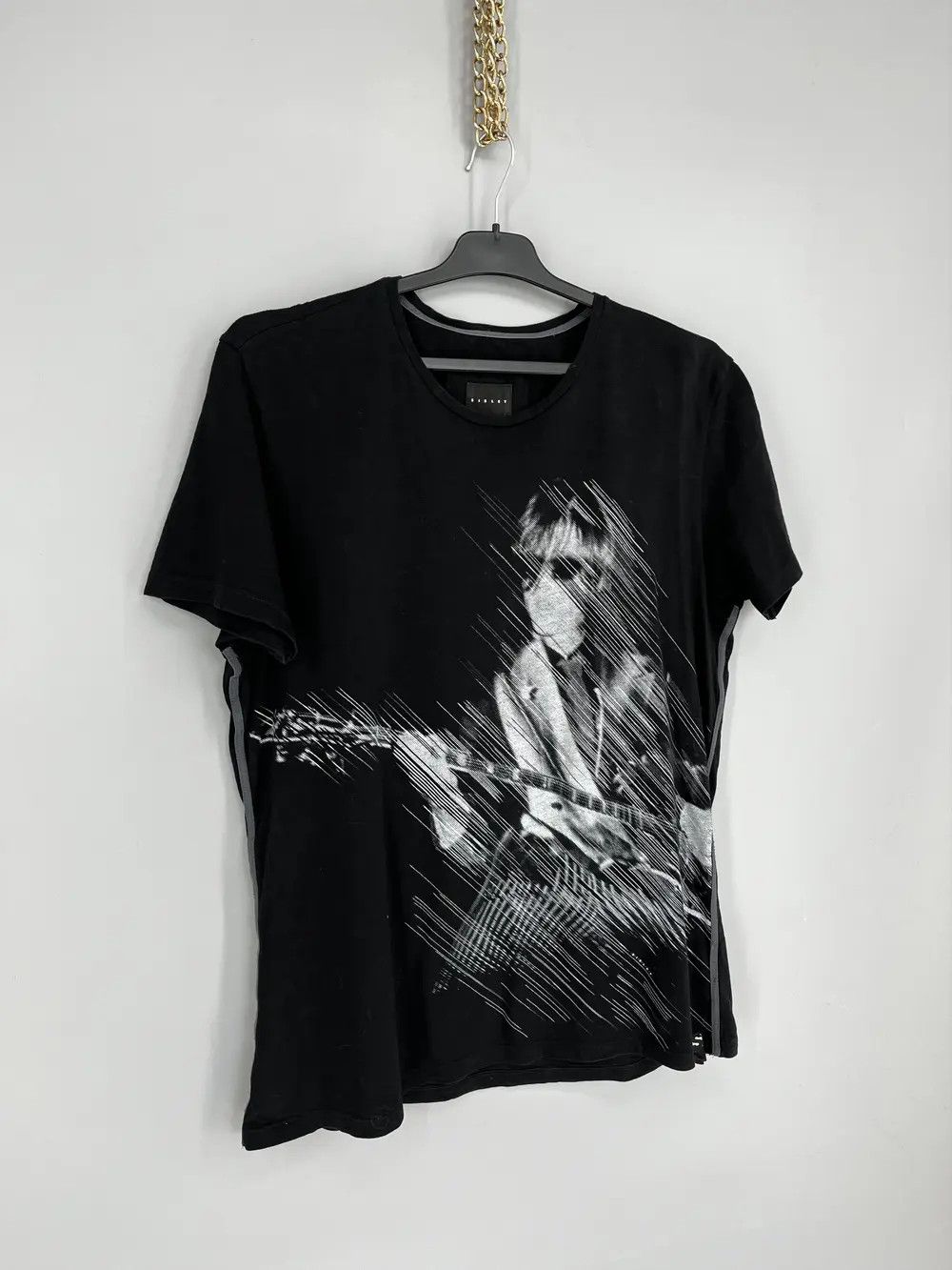Band Tees Vintage Y2K SISLEY BLACK T-Shirts Size US L / EU 52-54 / 3 - 2 Thumbnail