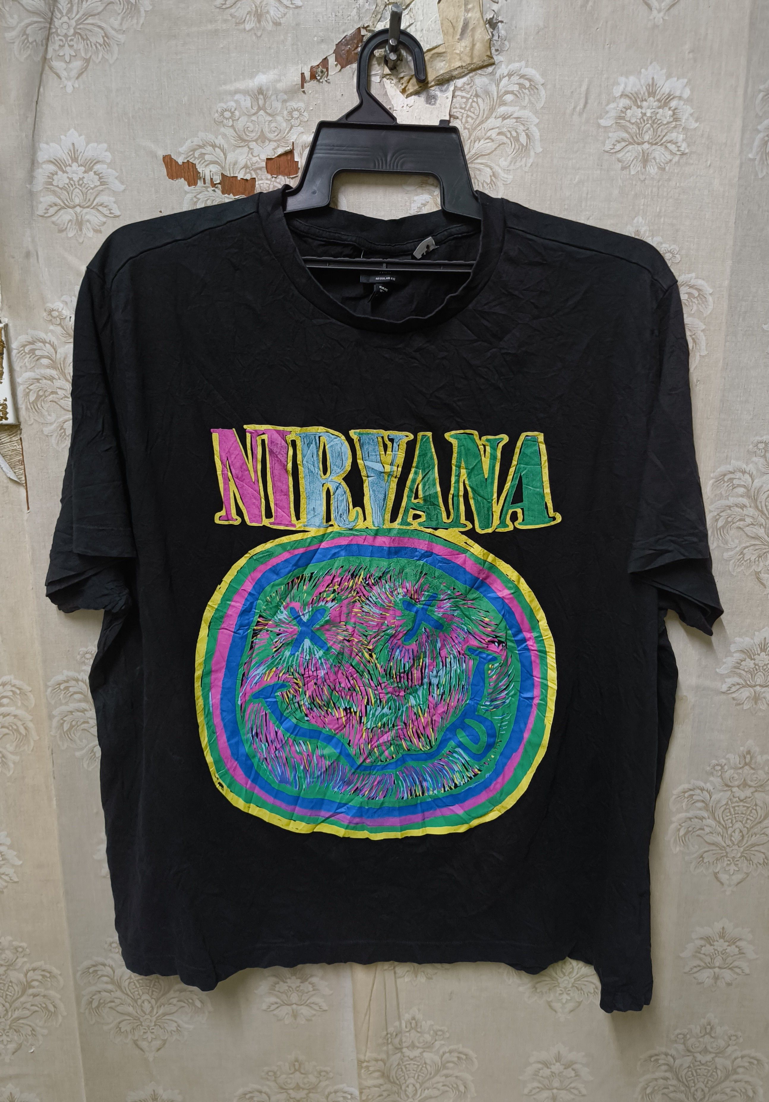 H&M X NIRVANA BAND SMILEY TM TSHIRT