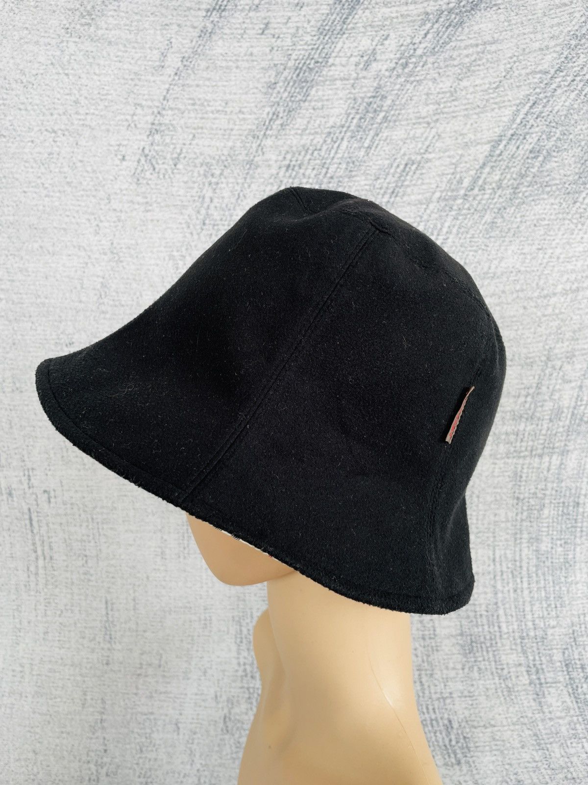 Burberry BURBERRY REVERSIBLE NOVA CHECK BUCKET HAT Size ONE SIZE - 9 Thumbnail