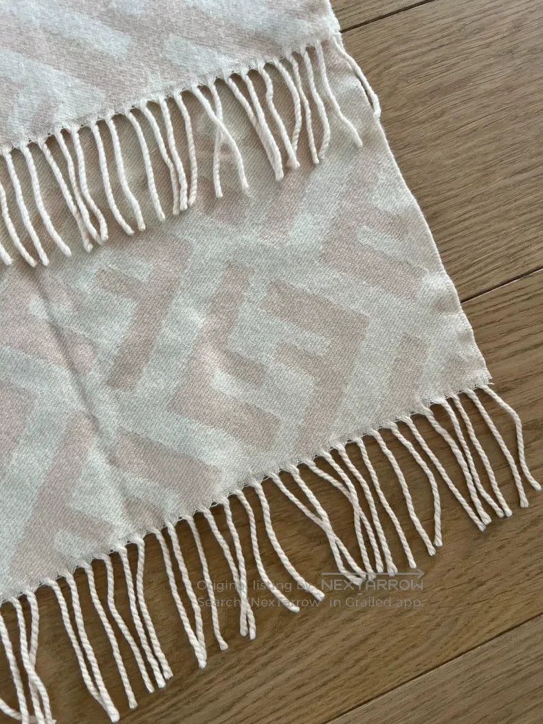 Fendi Fendi size 170*45cm Nude cashmere fringed scarf Size ONE SIZE - 4 Thumbnail