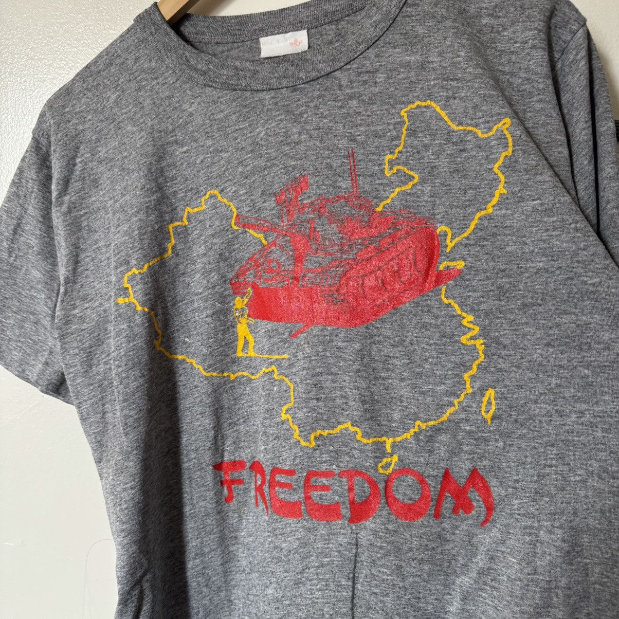 Vintage 1989 Tiananmen Square Massacre “Freedom” grey protest tee Size US M / EU 48-50 / 2 - 2 Thumbnail